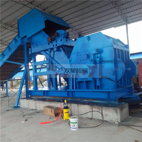 <a href='http://m.revieve.com.cn' target='_blank'><span>金屬破碎機</span></a>河北保定設(shè)備安裝現(xiàn)場